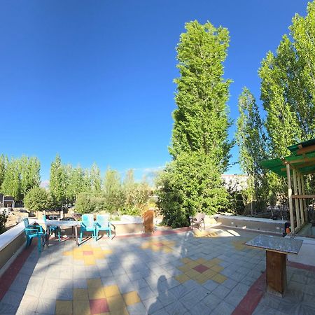 Glacier View Guest House Лех Екстериор снимка