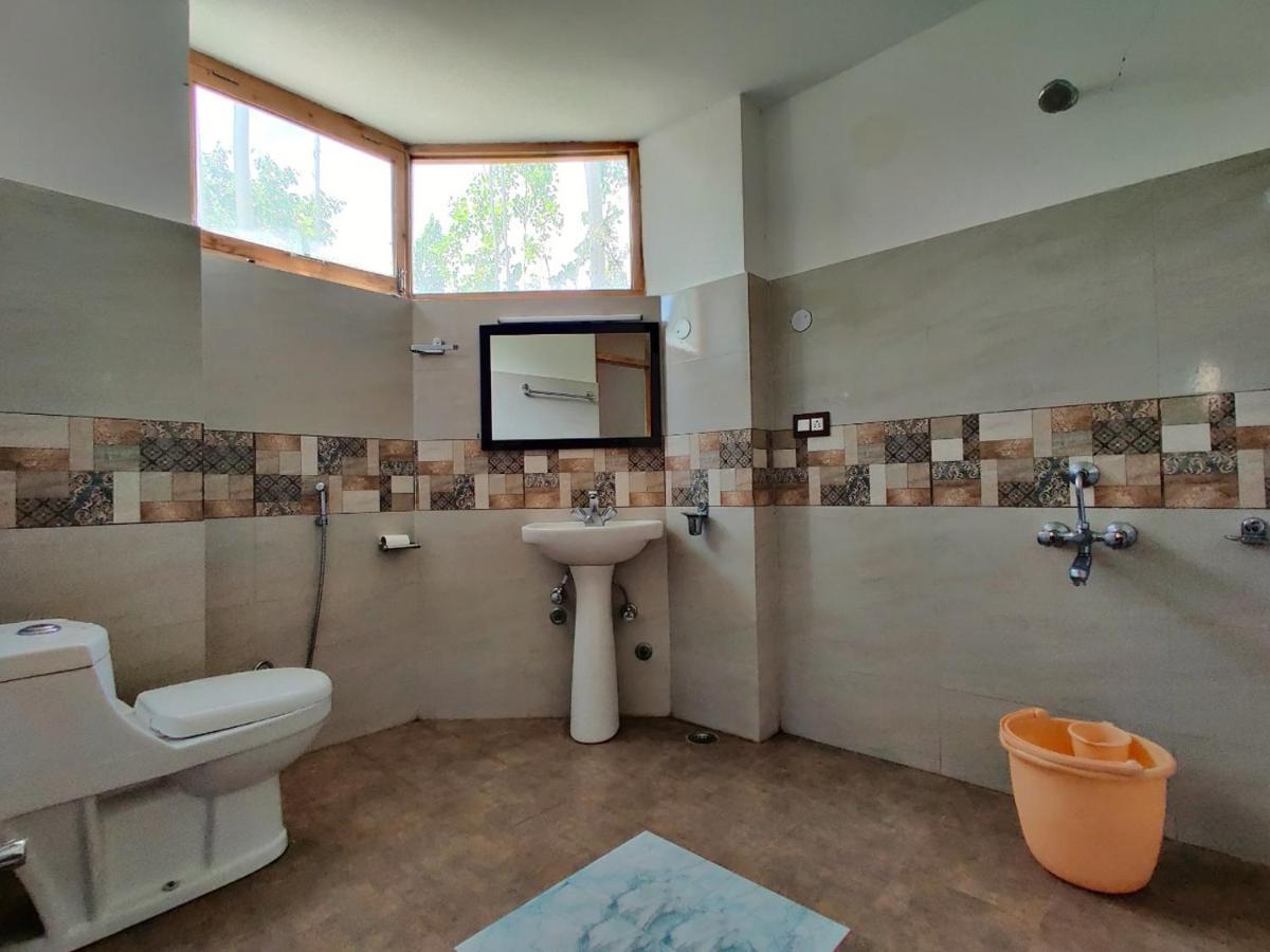 Glacier View Guest House Лех Екстериор снимка